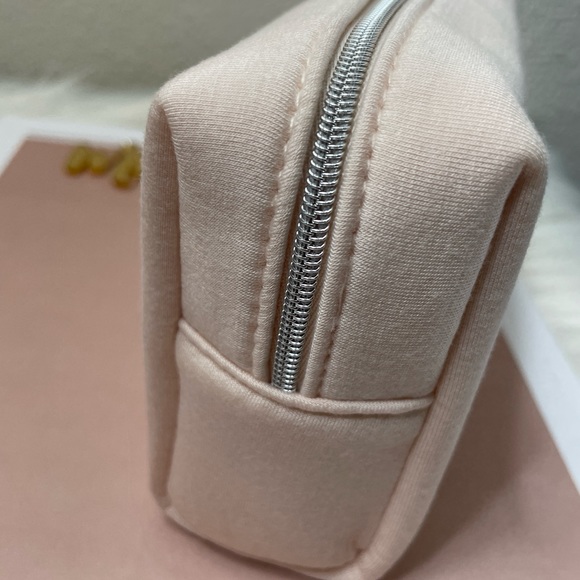 Pouch and mini cosmetics bundle - Picture 6 of 6